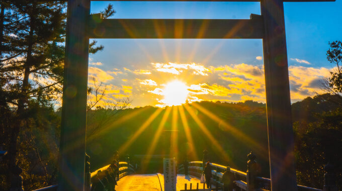 数千年に一度　12月22日深夜0時3分、日本が地球の主役になる。